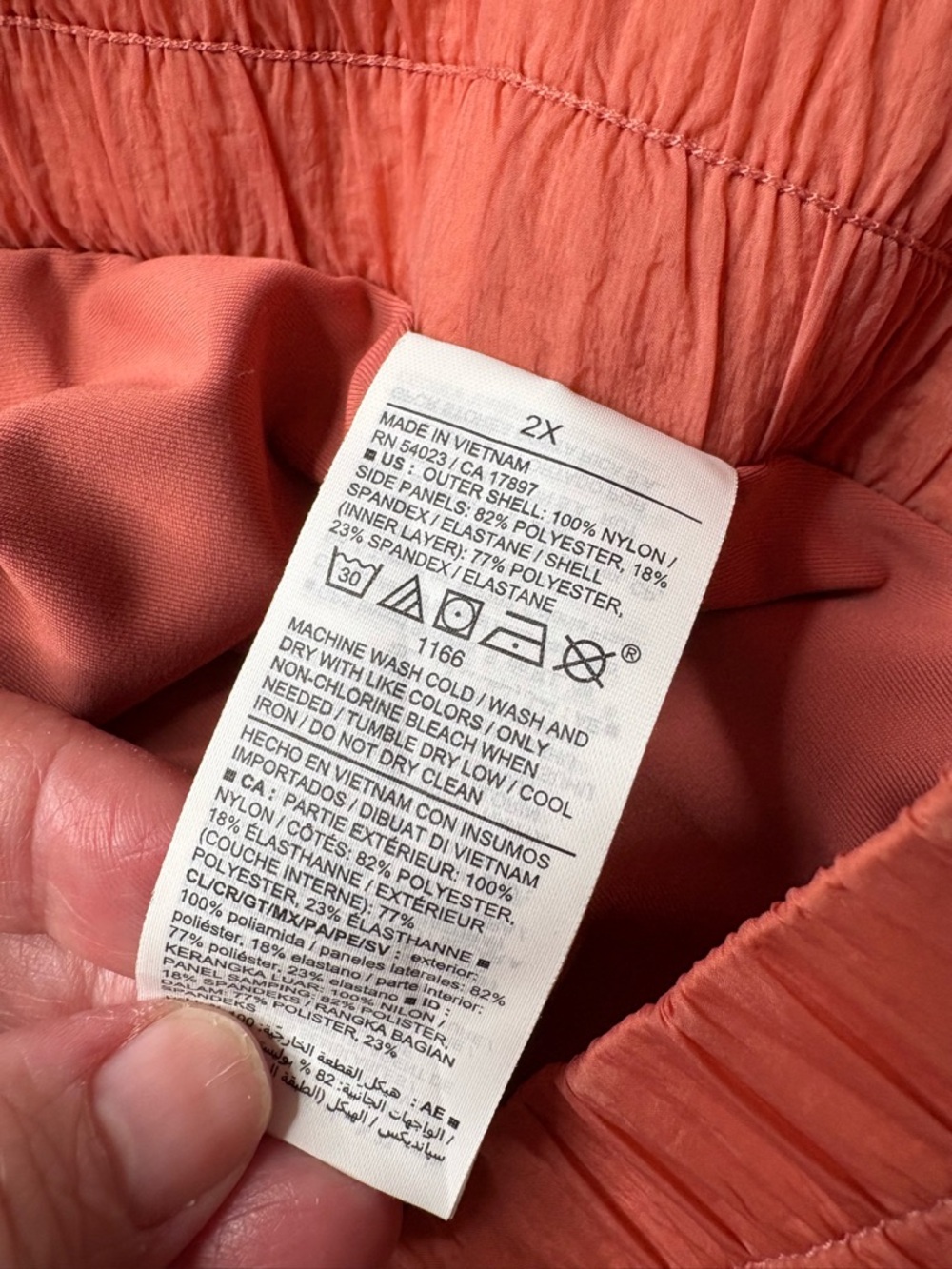 Old Navy High Waisted Lightweight Water- repellent 2-in-1 Run Shorts, Size 2X - Picture 8 of 16